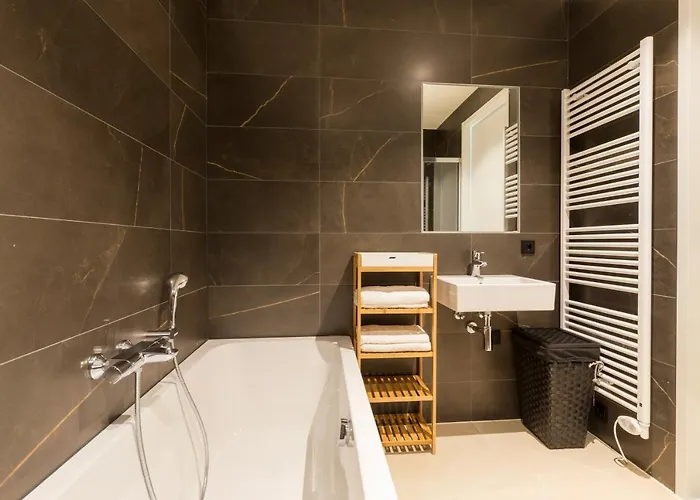 Cornelis Paradise Apartmanhotel *